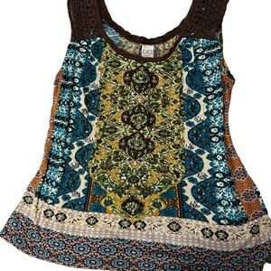 BILA WOMEN'S  Size M BEADED SLEEVELESS TEE FLATTERING TOP STYLIST SHIRT